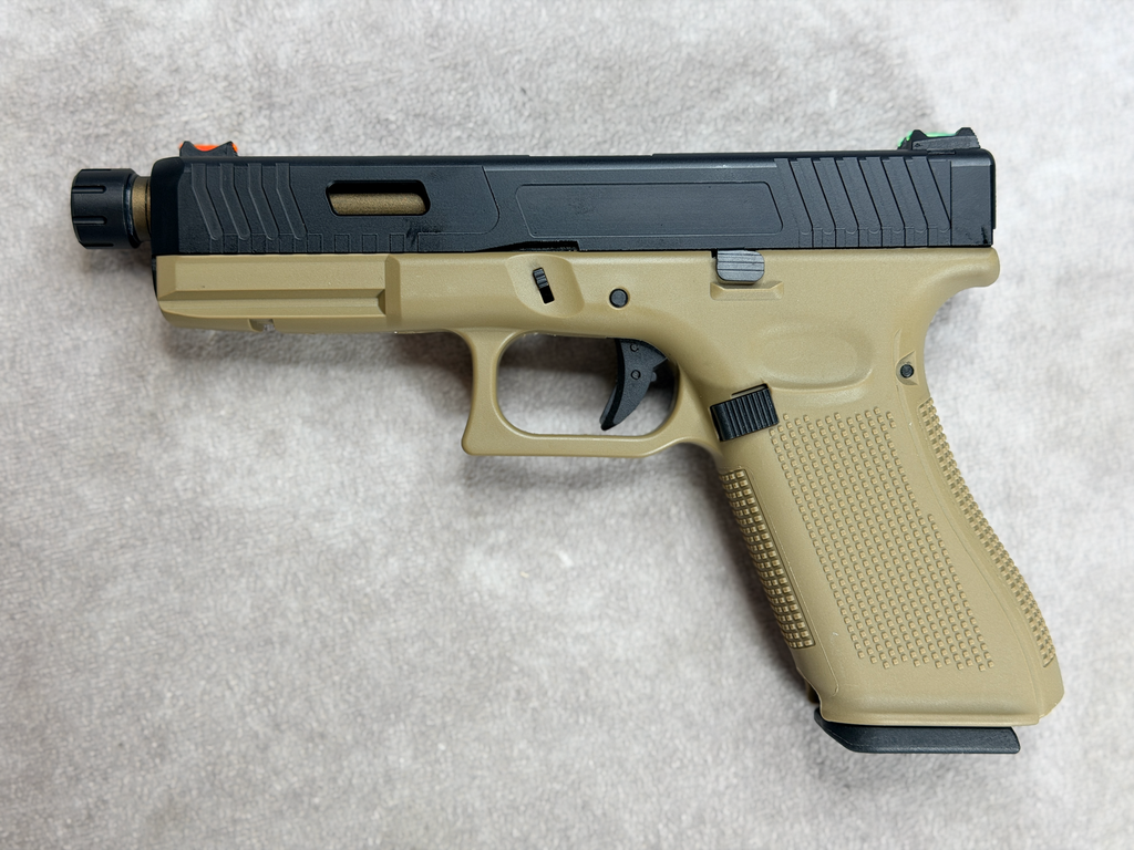Golden Eagle G17 G5 Custom GBB (Tan / Noir)